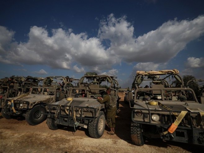 Izraelske trupe (Foto: EPA-EFE/ATEF SAFADI) - 