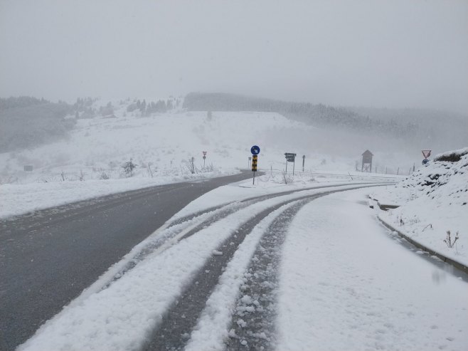 U Gorskom Kotaru pada snijeg