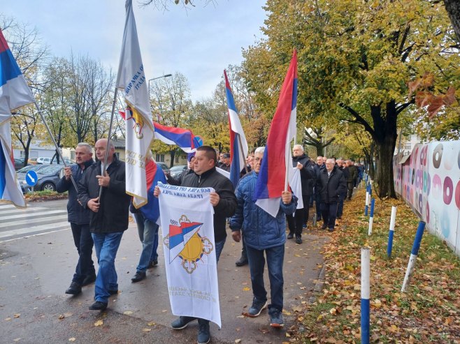 Mirno okupljanje Boračke organizacije Banjaluka kao odgovor SDP-u - Foto: RTRS