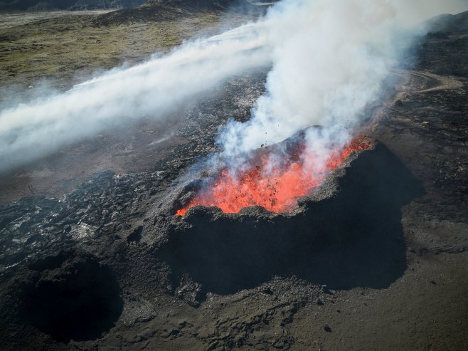 Erupcija vulkana (Foto: EPA-EFE/ANTON BRINK/ilustracija) - 