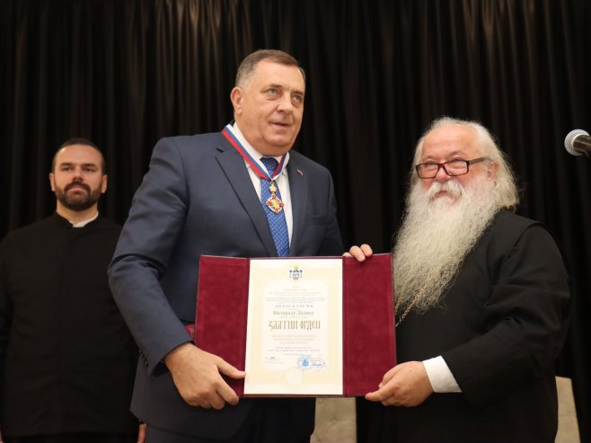 Milorad Dodik dobio Zlatni orden Svetog Petra Dabrobosanskog - Foto: predsjednikrs.rs/Borislav Zdrinja