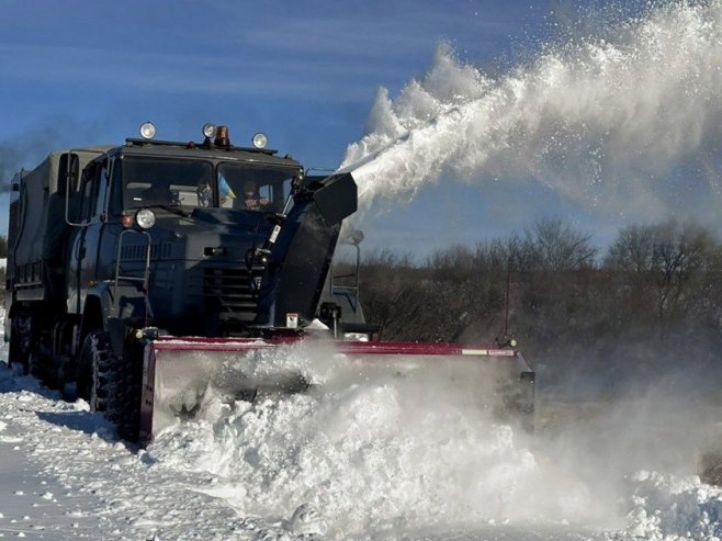 Snijeg u Ukrajini (Foto:  EPA-EFE/STATE EMERGENCY SERVICE) - 