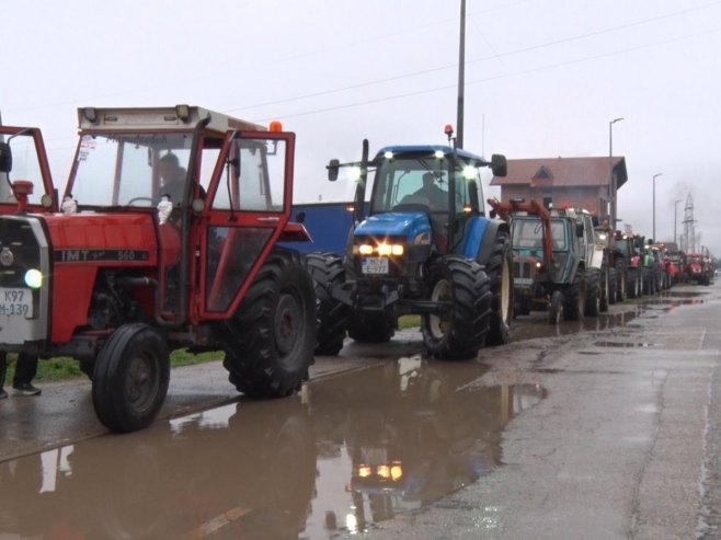 Protest poljoprivrednika u Gradišci - Foto: RTRS