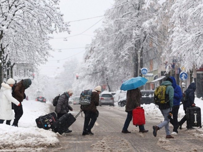 Snijeg blokirao Minhen (Foto: EPA-EFE/ANNA SZILAGYI) - 