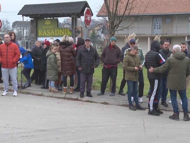 Protesti u Zalužanima - Foto: RTRS