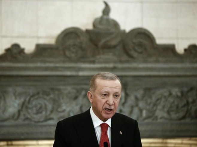 Erdogan (foto: EPA-EFE/YANNIS KOLESIDIS) - 