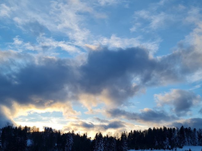 Prije podne sunčano, a potom zahlađenje i kiša