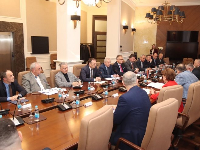 Milorad Dodik na sastanku sa privrednicima - Foto: predsjednikrs.rs/Borislav Zdrinja