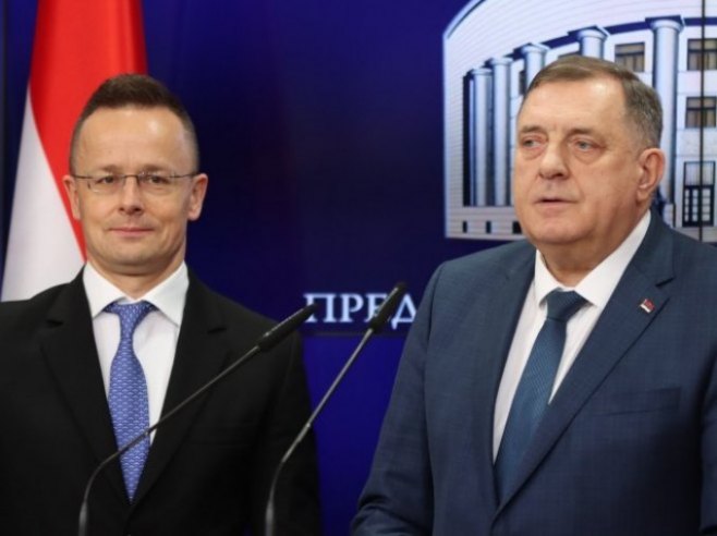 Peter Sijarto i Milorad Dodik - Foto: predsjednikrs.rs/Borislav Zdrinja