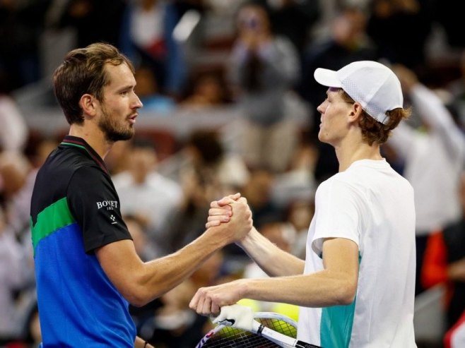 Medvedev i Siner (Foto: EPA-EFE/MARK R. CRISTINO) - 