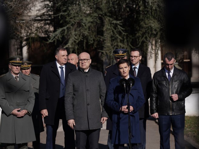 Dodik prisustvovao prikazu naoružanja i vojne opreme u Topčideru (foto: TANJUG/ STRAHINJA AĆIMOVIĆ/ bg) - 
