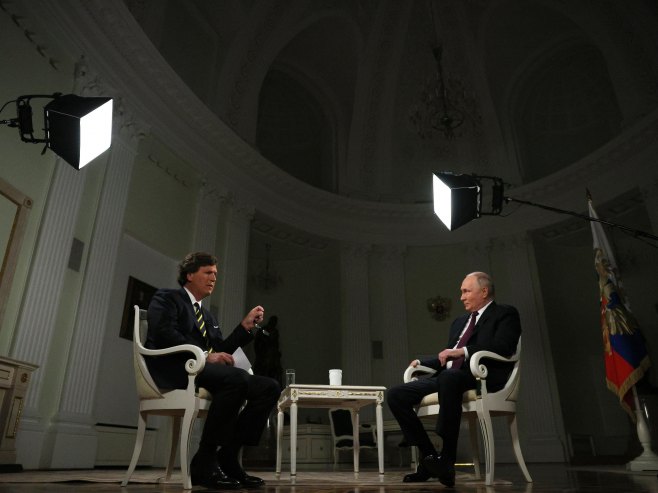 Vladimir Putin i Taker Karlson (Foto: EPA-EFE/GAVRIIL GRIGOROV/SPUTNIK/KREMLIN POOL MANDATORY CREDIT) - 