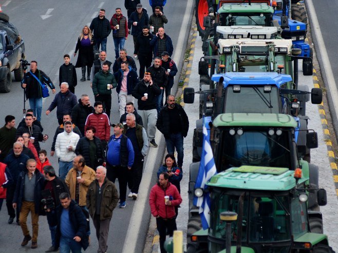 Protest Poljoprivrednika u Atini (Foto: EPA-EFE/APOSTOLIS DOMALIS) - 