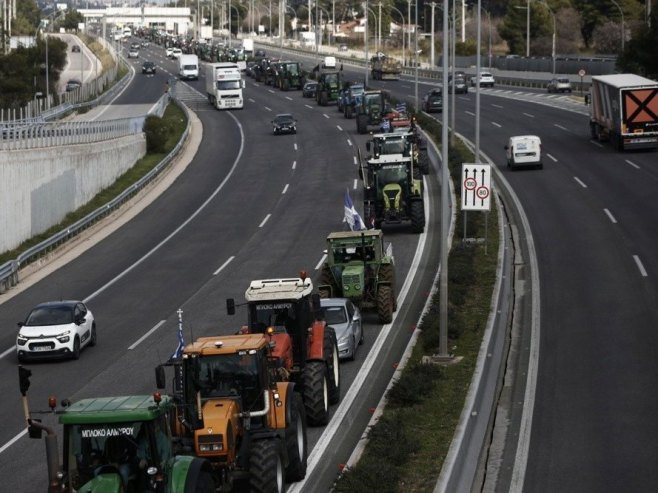 Protest farmera u Grčkoj (Foto: EPA-EFE/YANNIS KOLESIDIS) - 