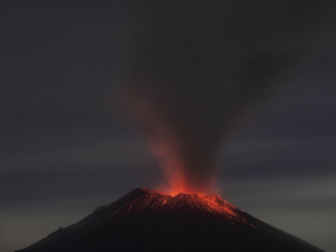 Vulkan Popokatepetl u Meksiku (Foto: EPA-EFE/Hilda Rios) - 
