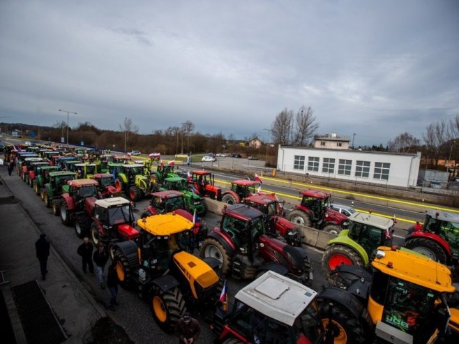 Češki farmeri (Foto: EPA/VLADIMIR PRYCEK) - 