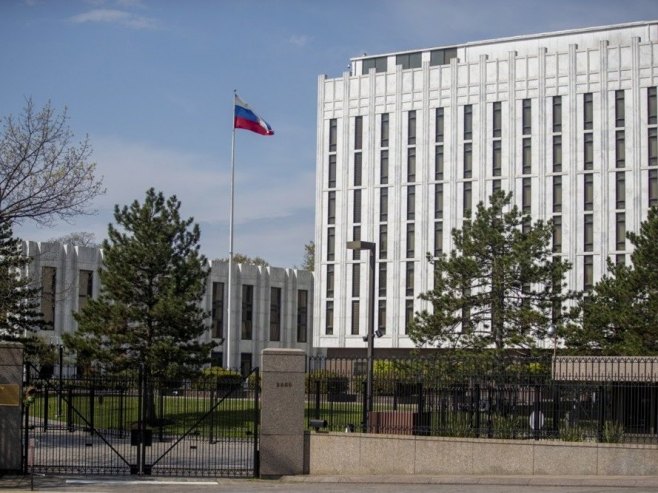 Ambasada Rusije u Vašingtonu (Foto: EPA-EFE/SHAWN THEW) - 