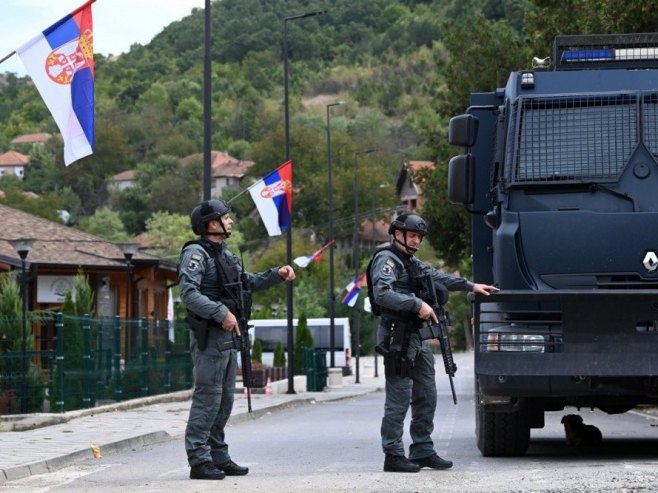 Tzv. kosovska policija (Foto: EPA/GEORGI LICOVSKI, ilustracija) - 