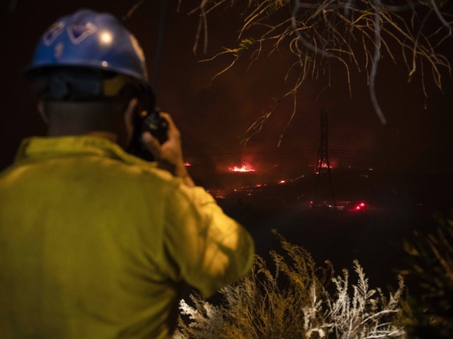 Požar (Foto: EPA-EFE/CHRISTIAN MONTERROSA/ilustracija) - 