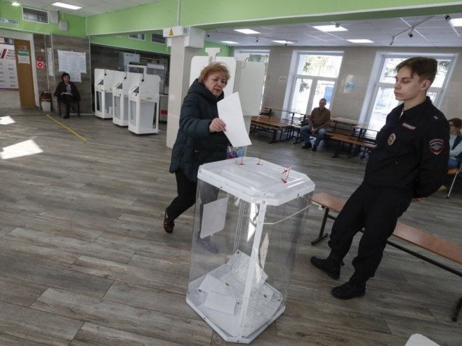 Izbori u Rusiji (Foto: EPA-EFE/MAXIM SHIPENKOV) - 