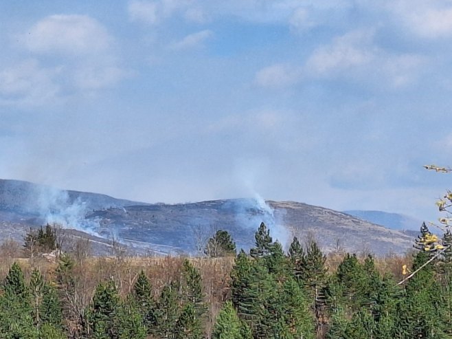Drvar - požar - Foto: SRNA