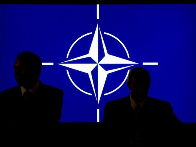 NATO (Foto: EPA/MAURIZIO GAMBARINI) - 