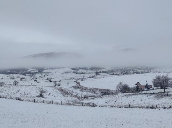 Snijeg zabijelio Manjaču - Foto: RTRS