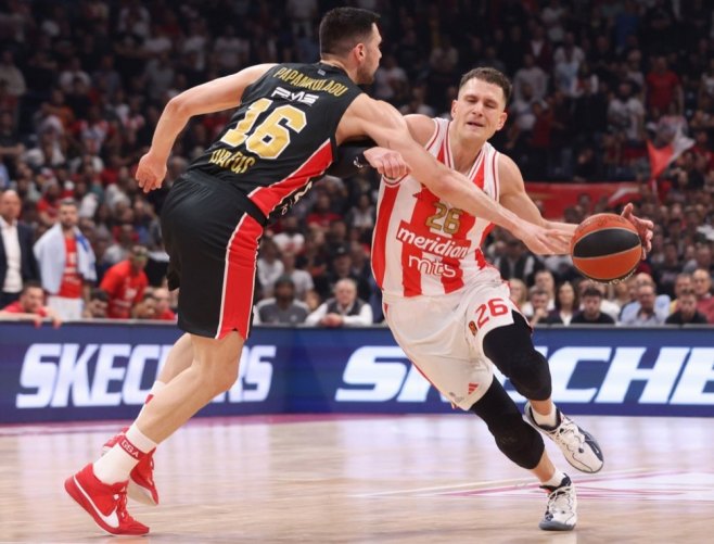 Crvena Zvezda - Olimpijakos (foto: EPA-EFE/ANDREJ CUKIC) - 