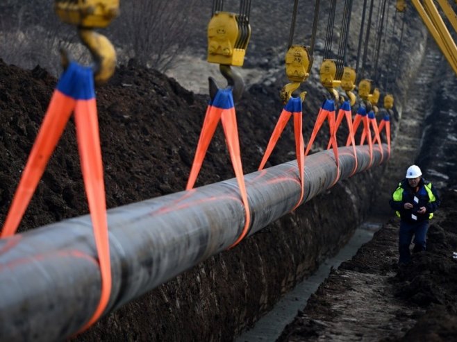Postavljanje gasovoda (foto: EPA-EFE/VASSIL DONEV) - 