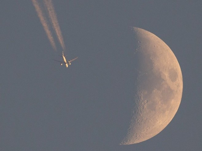 Mjesec (Foto: ilustracija/EPA-EFE/CJ GUNTHER) - 