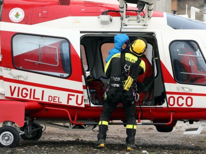 Spasavanje u Italiji (Foto ilustracija:  EPA-EFE/ELISABETTA BARACCHI) - 