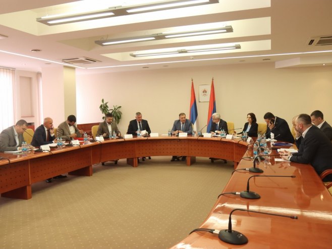 Sastanak predstavnika vladajuće koalicije - Foto: predsjednikrs.rs/Borislav Zdrinja