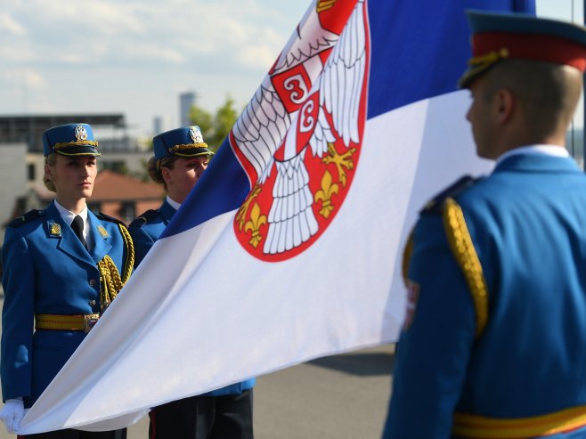 Zastava Srbije (Foto: TANJUG/ MINISTARSTVO ODBRANE / DARIMIR BANDA/ nr) - 