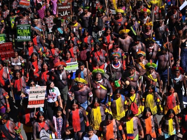 Protest domorodaca u Braziliji (Foto: EPA-EFE/Andre Borges) - 