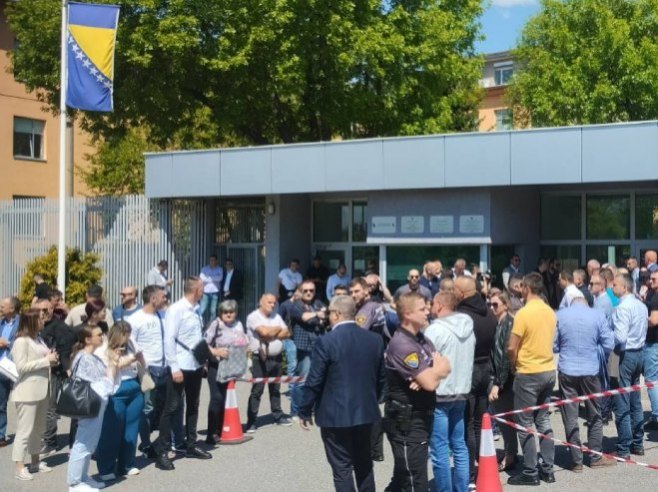 Podrška  Dodiku i Lukiću - Foto: RTRS