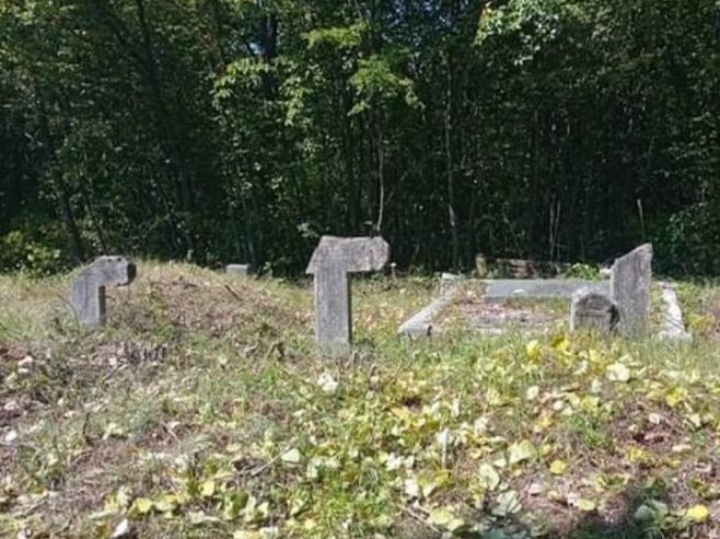 Oskrnavljeno groblje (Foto: odbor za zaštitu prava Srba u FBiH) - 