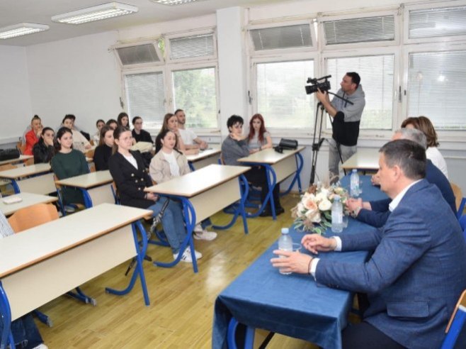 Posjeta Medicinskoj školi u Banjaluci - Foto: Ustupljena fotografija