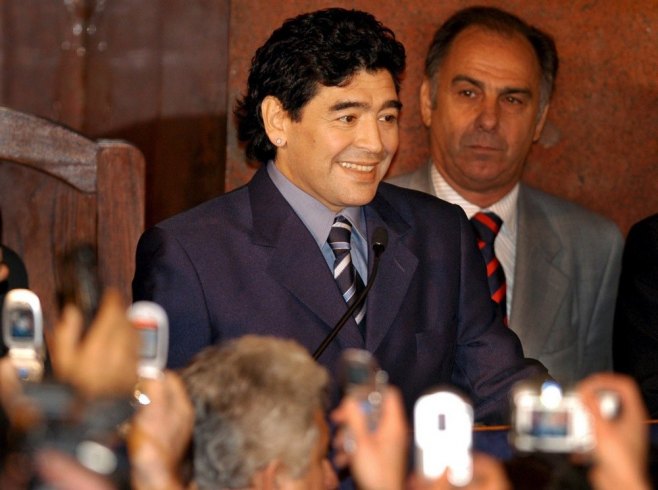 Dijego Armando Maradona (foto: arhiva/EPA/Cezaro De Luca) - 