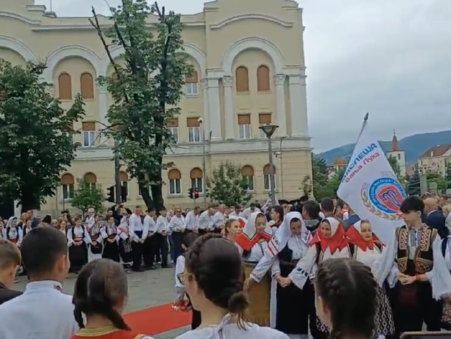 Kozaračko kolo u srcu Banjaluke (VIDEO)
