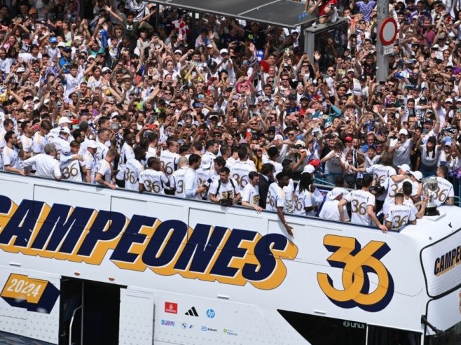 Real Madrid, proslava (foto: EPA-EFE/Fernando Villar) - 