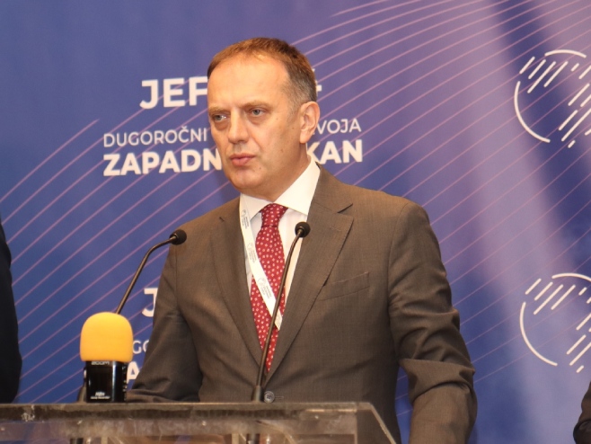 Račić: Restrukturisati javna preduzeća, ubrzati procedure za dozvole strancima