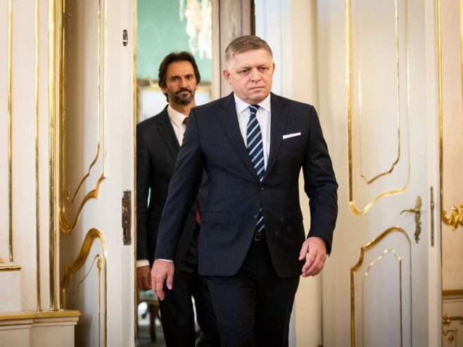 U atentatu slovački premijer ranjen u abdomen i ruku; MUP: Ovo je atentat (FOTO/VIDEO)