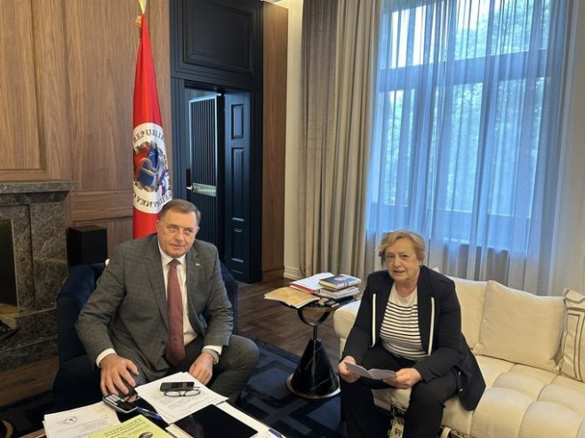 Milorad Dodik i Nada Tešanović - Foto: Twitter