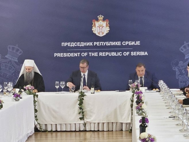 Patrijarh Porfirije, Dodik i Vučić - Foto: RTRS