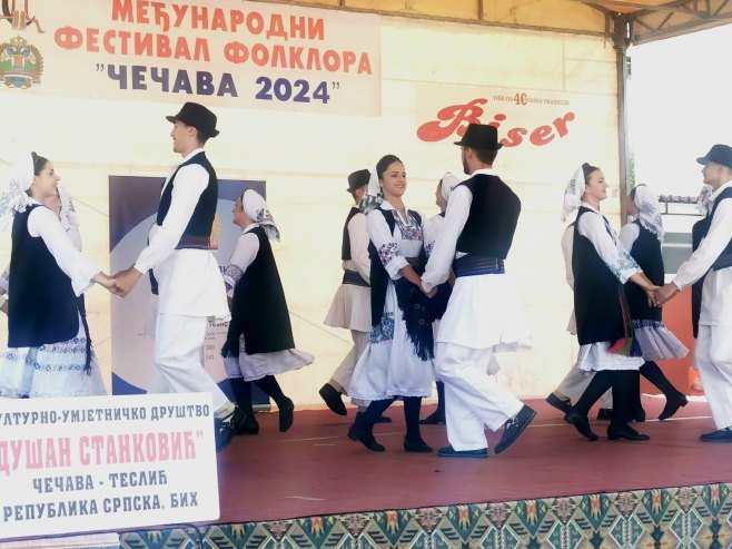 Na smotri folklora oko 650 učesnika iz Srpske, Srbije i Crne Gore