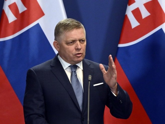 Robert Fico (foto: EPA-EFE/Szilard Koszticsak HUNGARY OUT) - 