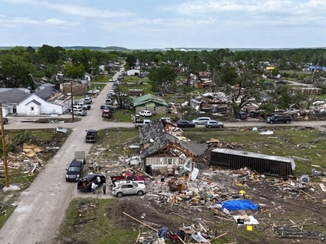 Tornado, posljedice (foto: EPA-EFE/ADAM DAVIS - ilustracija) - 