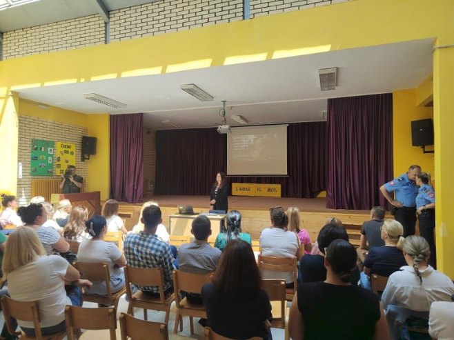 Edukativno predavanja u Prijedoru - Foto: RTRS