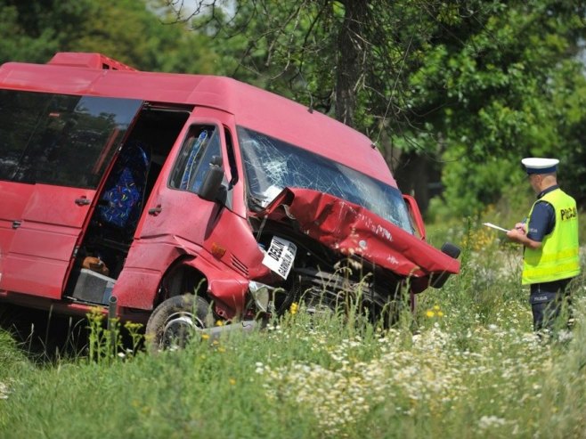 Saobraćajna nezgoda (Foto: EPA/PRZEMYSLAW PIATKOWSKI POLAND OUT/ilustracija) - 