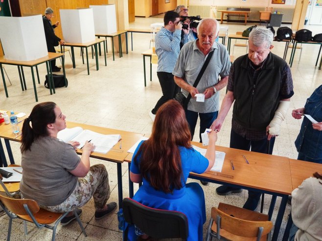 Izbori u Srbiji (foto: TANJUG/ VLADIMIR ŠPORČIĆ/ nr) - 